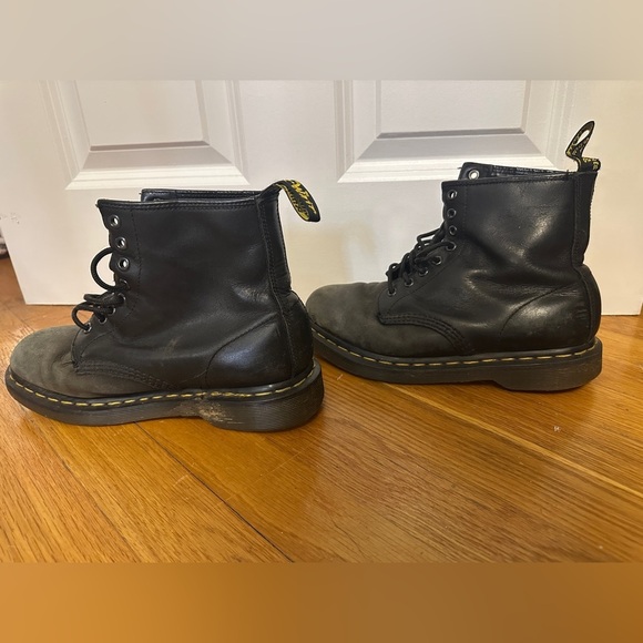 Doc Martens Men’s 1460 Leather Lace Up Boots Size 7 Mens Broken In - Picture 4 of 10